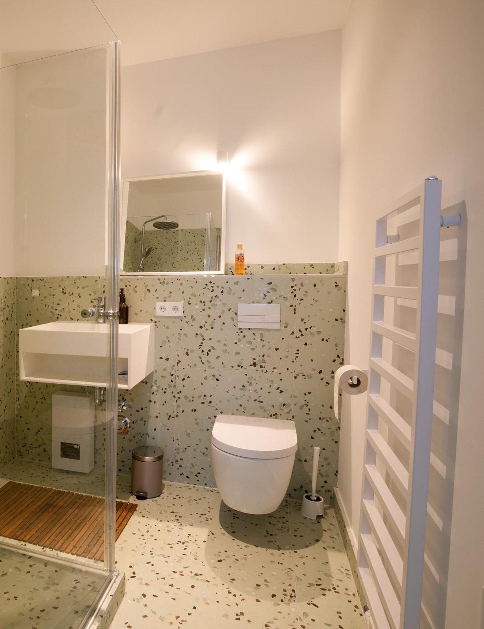 Loft In Hinterhof-remise Appartement *